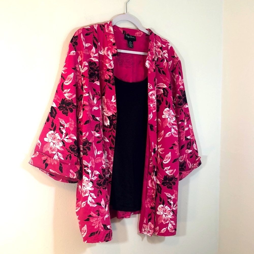 Maggie Barnes top size 3X black and pink floral button down with built in tank.​